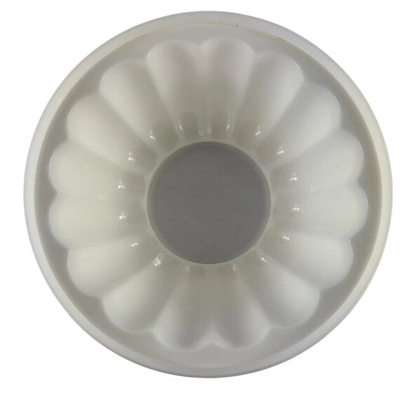 Vtg Tupperware Jello Mold Set Jel-N-Serve Mold 1 Green & 1 White w/ Design Seals - Picture 4 of 5